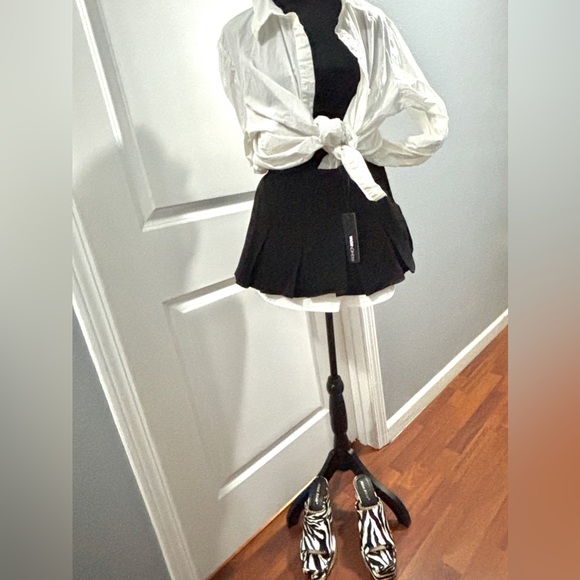 Fashion Nova Black Mini Skirt - Picture 7 of 12